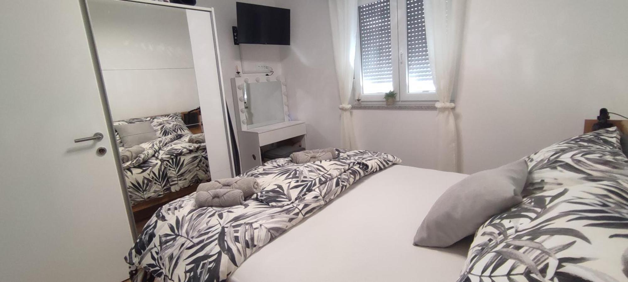 Sunny Oasis Apartment - High Ground Floor With Sunny Terrace & Private Garden!! Medulin Buitenkant foto